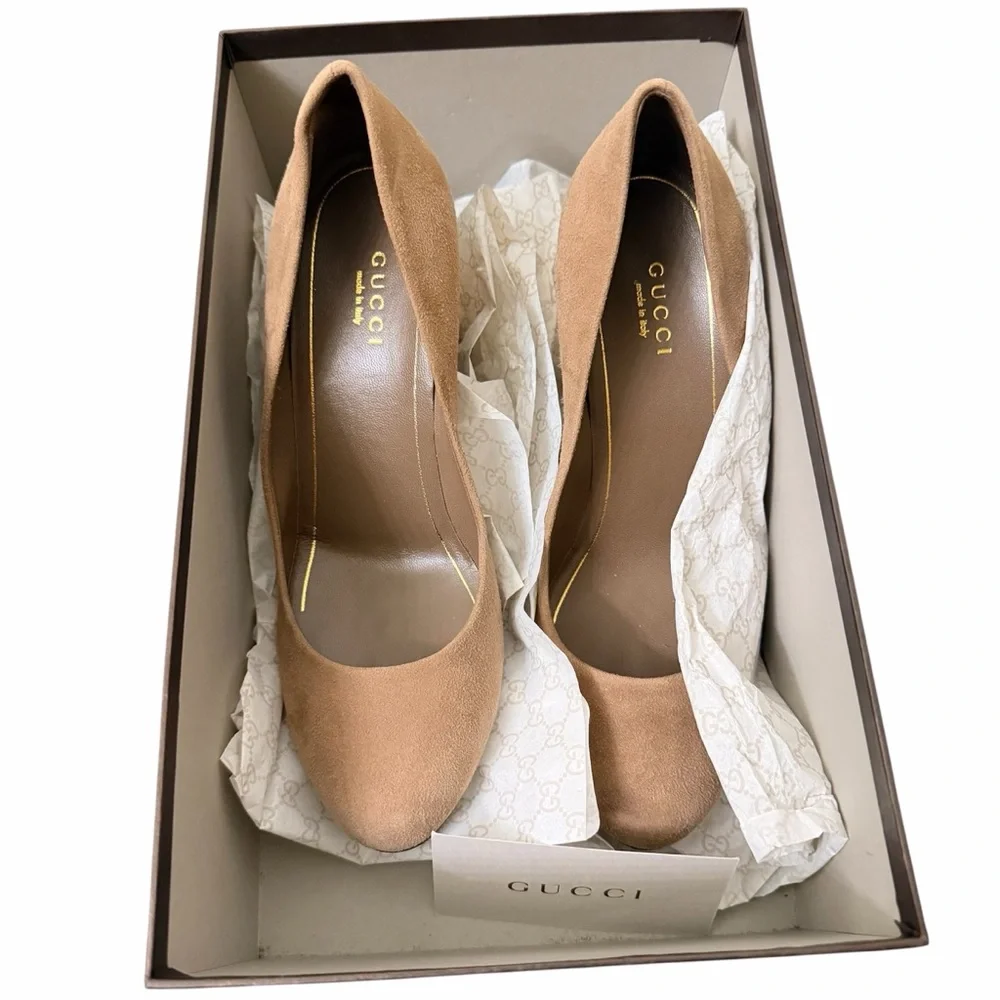 Gucci Women's Tan Suede Round-Toe Pumps - Picture 3 of 11